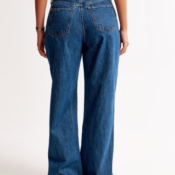 Abercrombie Curve Love High Rise Loose Jean - Picture 3 of 6